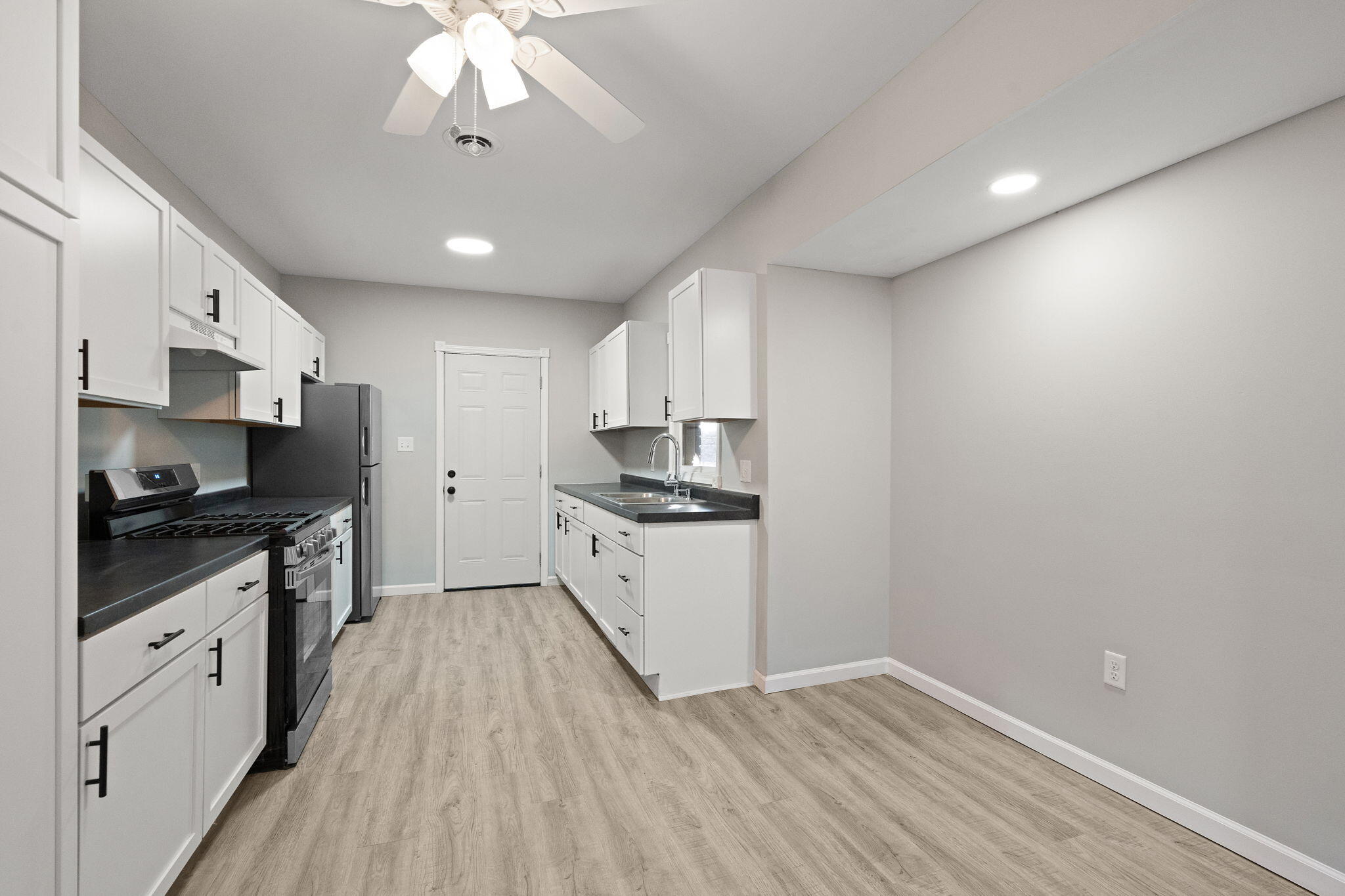 361 Madison Street Gary, IN 46402 - Photo 6 of 20 2048x1365