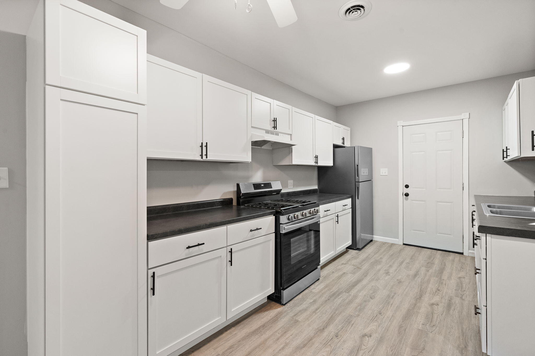 361 Madison Street Gary, IN 46402 - Photo 7 of 20 2048x1365