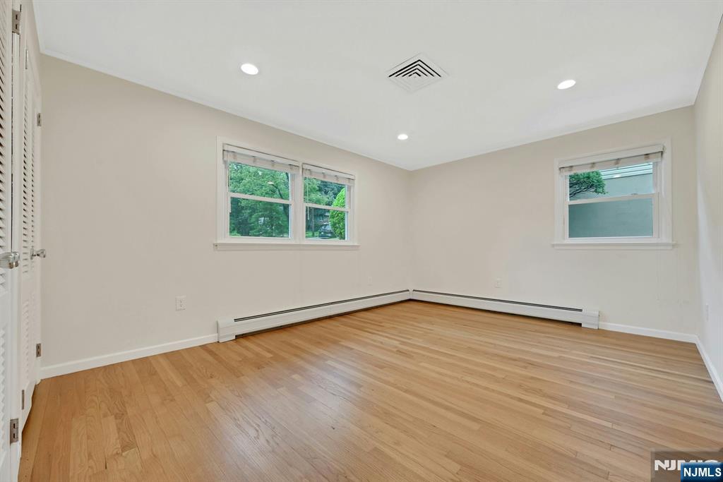 26 Alpine Drive Wayne, NJ 07470 - Photo 21 of 45