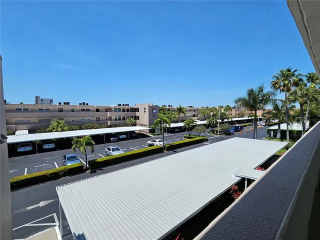 $1,995 | 7425 Bay Island Drive South, Unit 303, South Pasadena, FL 33707