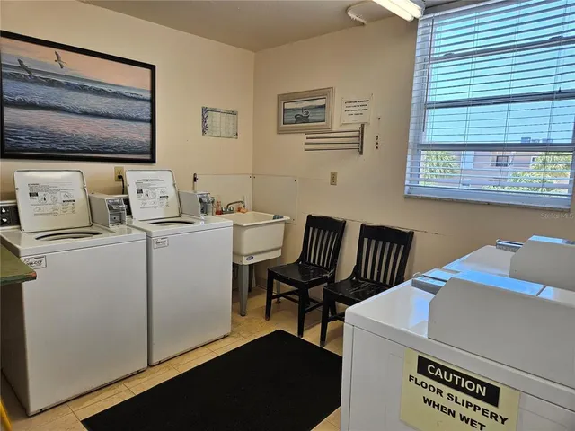 $1,995 | 7425 Bay Island Drive South, Unit 303, South Pasadena, FL 33707