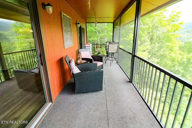 $374,900 | 429 Deer Path Lane, Unit 106, Gatlinburg, TN 37738