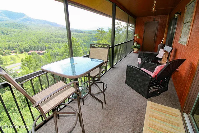 $374,900 | 429 Deer Path Lane, Unit 106, Gatlinburg, TN 37738