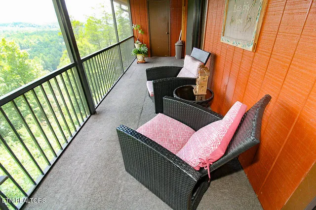 $374,900 | 429 Deer Path Lane, Unit 106, Gatlinburg, TN 37738
