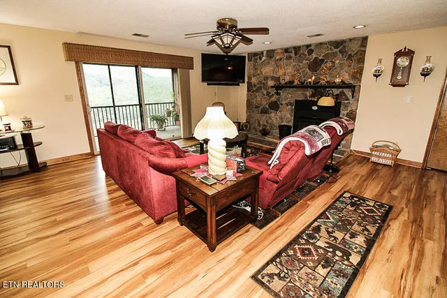 $374,900 | 429 Deer Path Lane, Unit 106, Gatlinburg, TN 37738