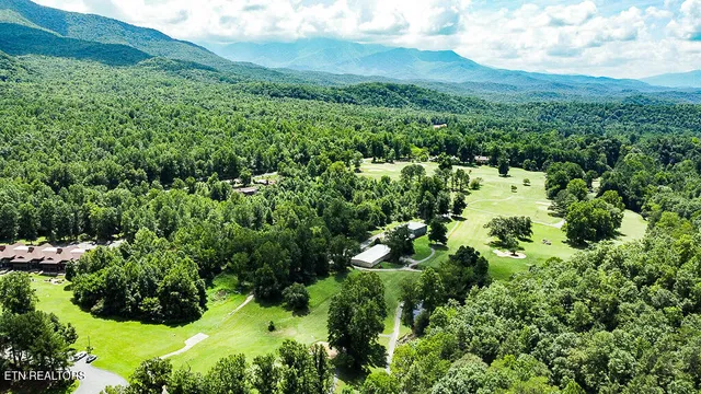 $374,900 | 429 Deer Path Lane, Unit 106, Gatlinburg, TN 37738