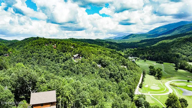 $374,900 | 429 Deer Path Lane, Unit 106, Gatlinburg, TN 37738