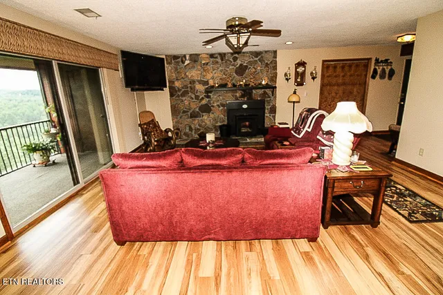 $374,900 | 429 Deer Path Lane, Unit 106, Gatlinburg, TN 37738