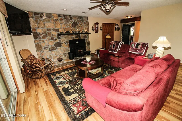 $374,900 | 429 Deer Path Lane, Unit 106, Gatlinburg, TN 37738