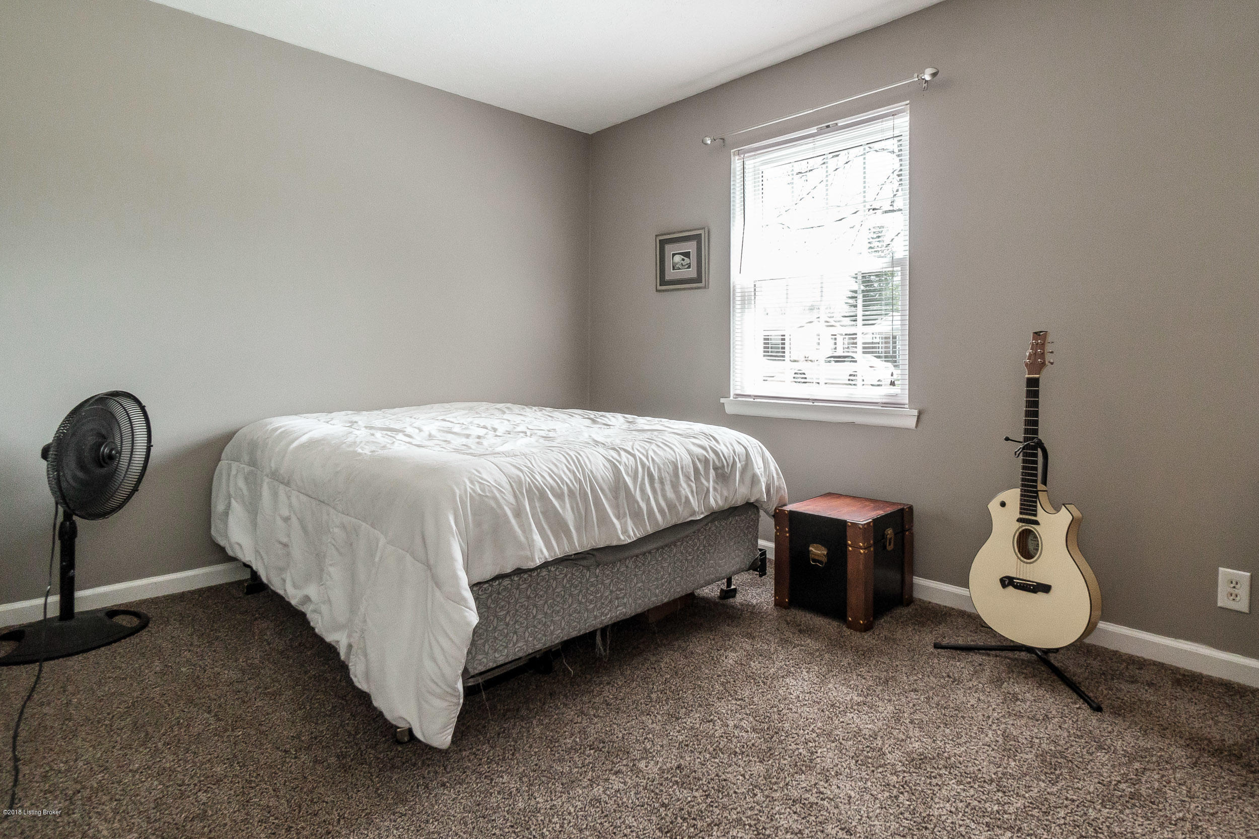 7710 Rochelle Road Louisville, KY 40228 - Photo 12 of 26 7710 Rochelle Rd-25