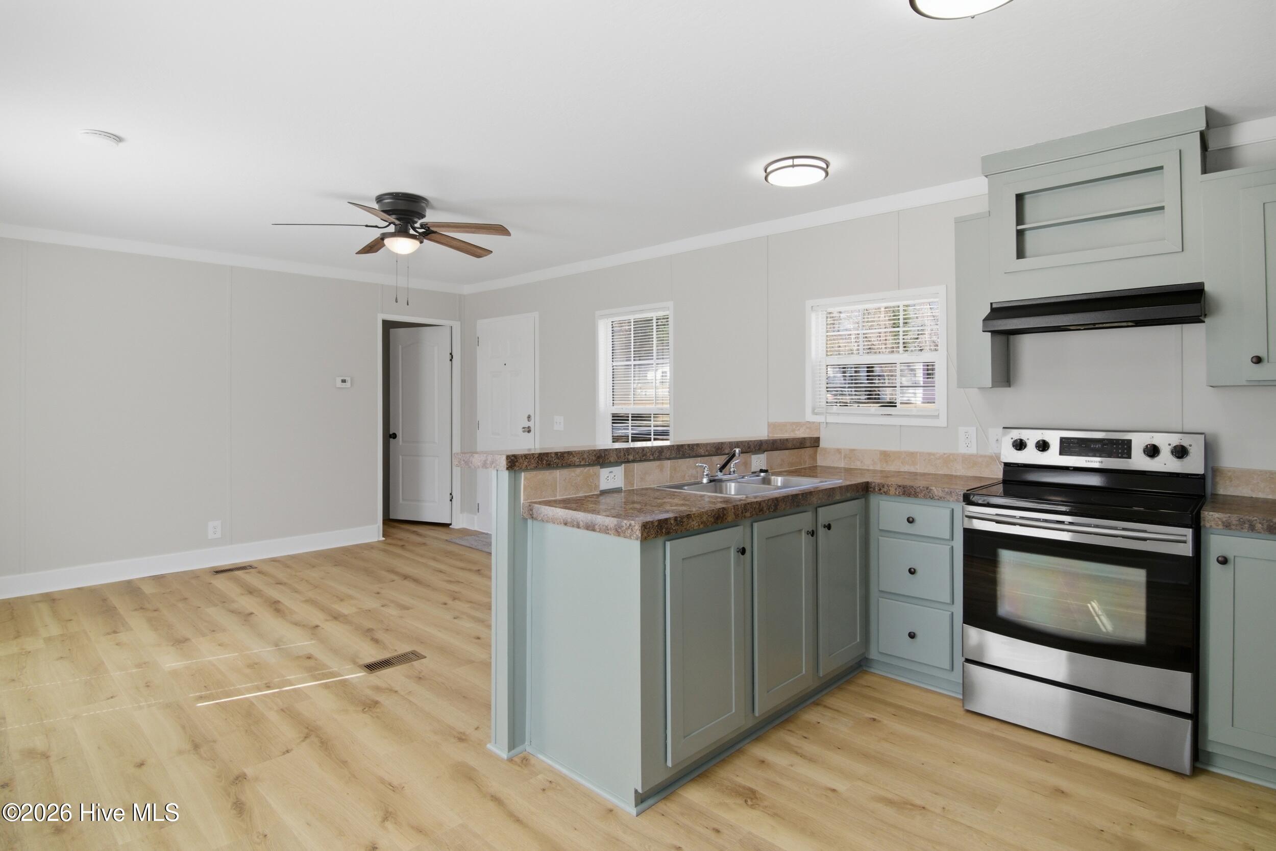 109 Quail Point Drive Hubert, NC 28539 - Photo 11 of 29 11_kitchen