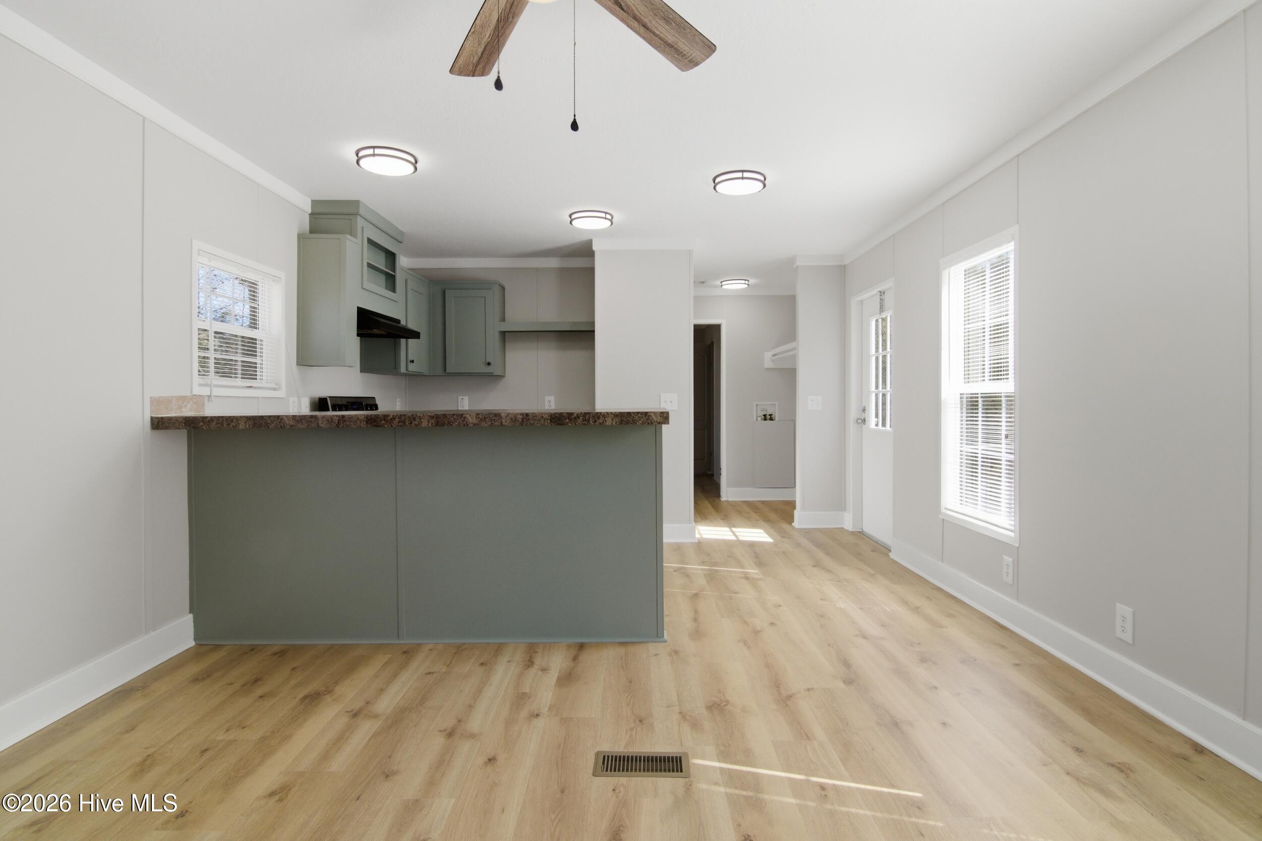 109 Quail Point Drive Hubert, NC 28539 - Photo 7 of 29 7_living room
