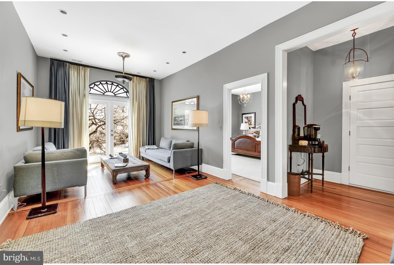 4906 Roland Avenue Baltimore, MD 21210 - Photo 24 of 52 2ND FLOOR LANDING