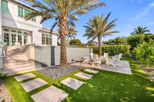 $18,750,000 | 1835 Gulf Shore Boulevard South, Naples, FL 34102