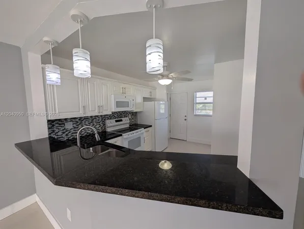 $2,200 | 1750 Northeast 191st Street, Unit 6223, Miami, FL 33179