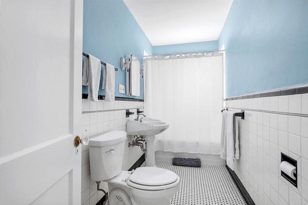 85 Pontiac Road Quincy, MA 02169 - Photo 12 of 25 Gallery Image 12