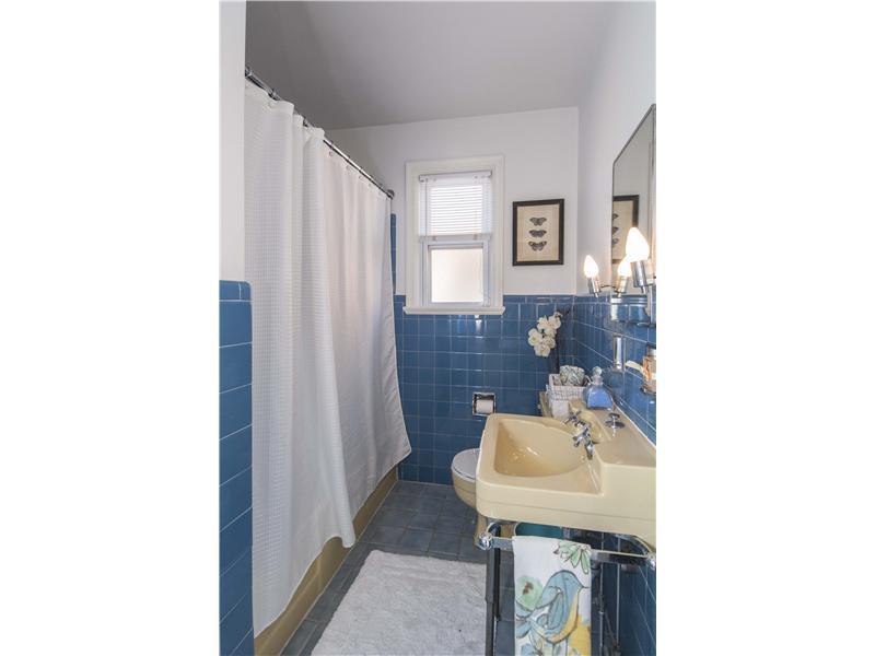 5446 Guarino Road Pittsburgh, PA 15217 - Photo 9 of 17 Full Bath.