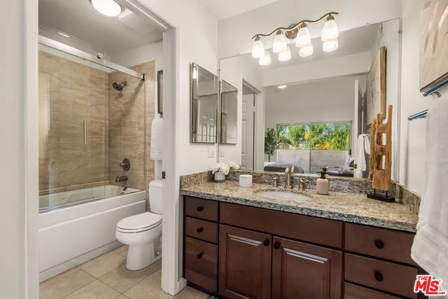 $699,000 | 10700 Bloomfield Street, Unit 3, North Hollywood, CA 91602