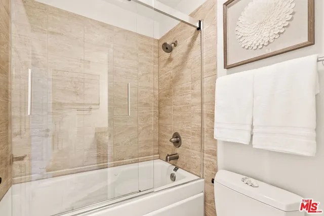 $699,000 | 10700 Bloomfield Street, Unit 3, North Hollywood, CA 91602