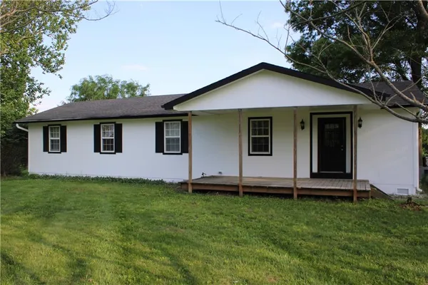 $375,000 | 15011 East State Route, Unit RURAL, Archie, MO 64725