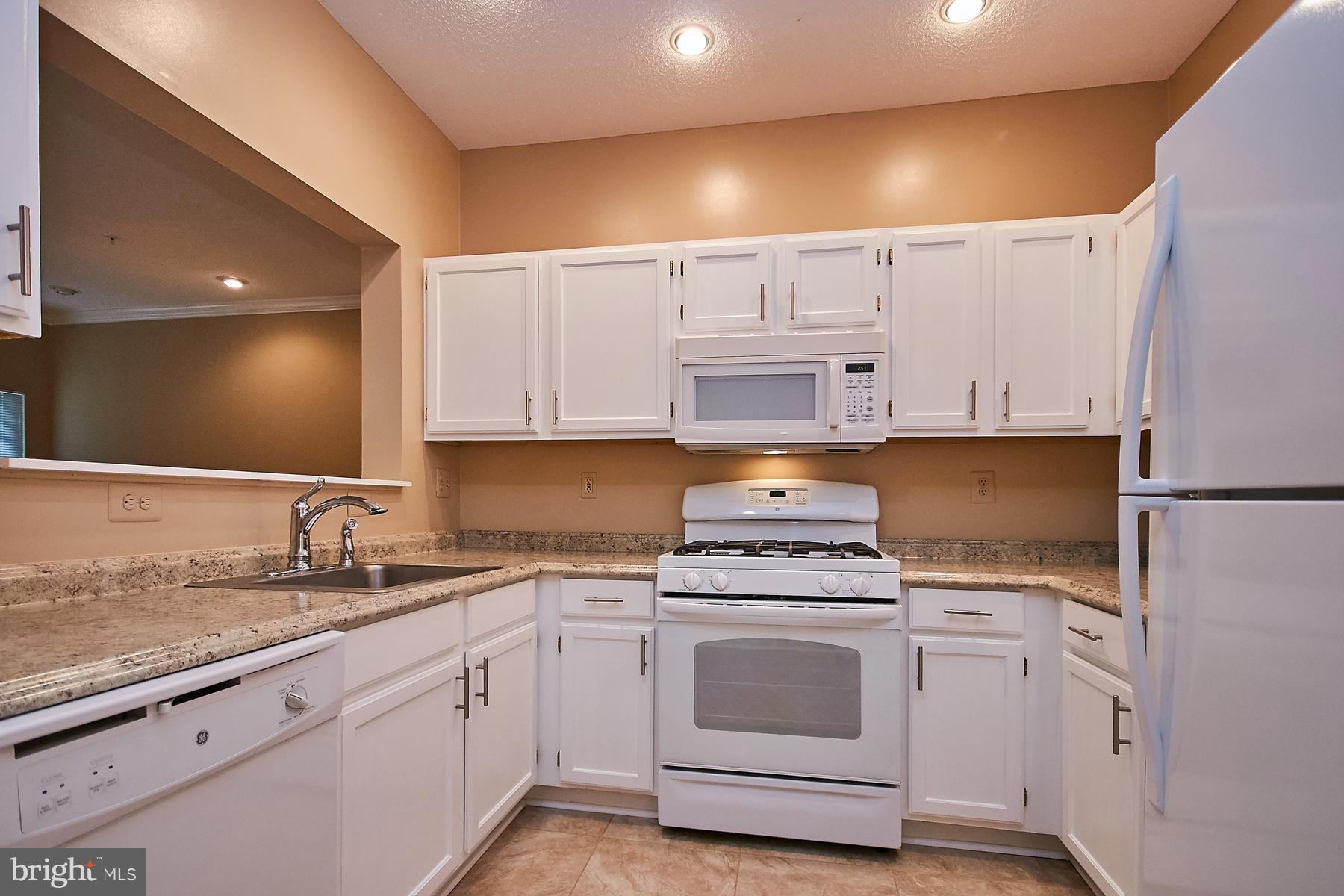 12024 Taliesin Place, Unit 12 Reston, VA 20190 - Photo 8 of 28 Kitchen