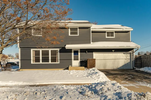 $319,900 | 825 Elton Hills Drive Northwest, Rochester, MN 55901