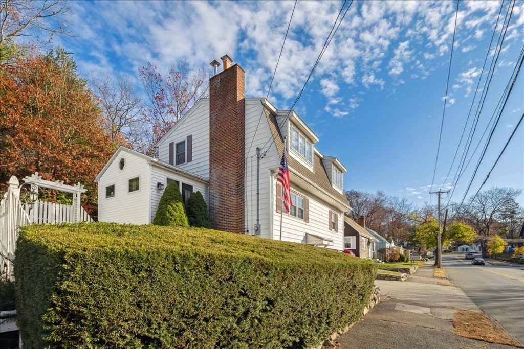 169 Den Quarry Road Lynn, MA 01904 - Photo 3 of 42 Gallery Image 3
