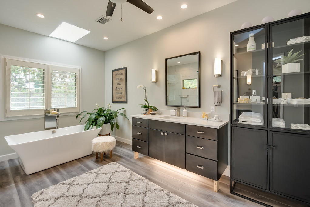 5 Marguerita Road Sewall's Point, FL 34996 - Photo 15 of 22 Master Bathroom
