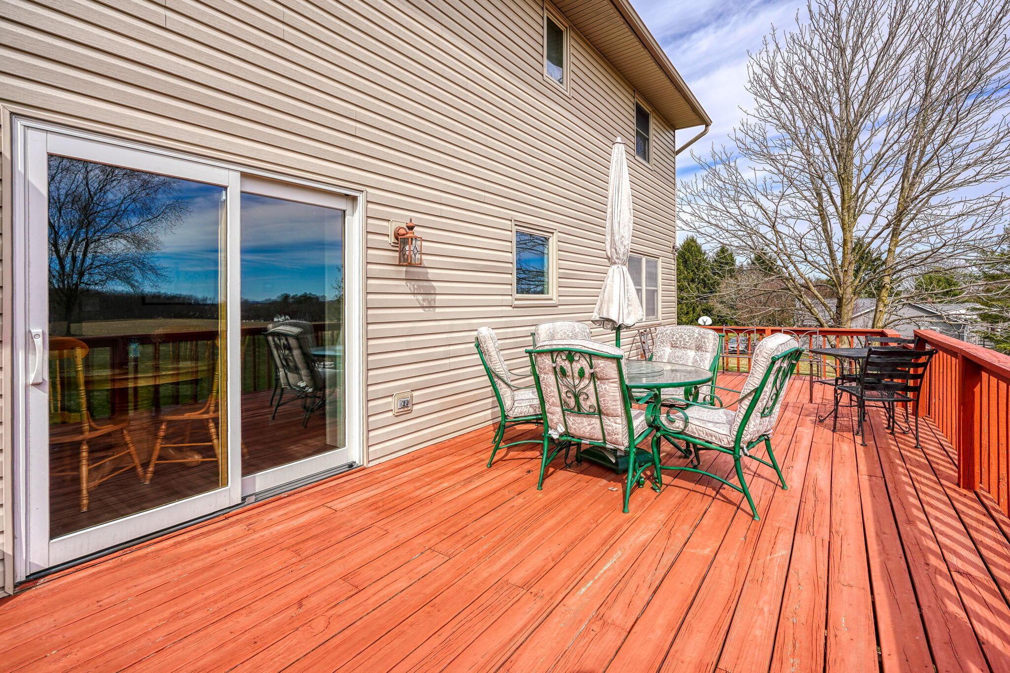 1360 Heister Road Northwest Lancaster, OH 43130 - Photo 45 of 63 Deck
