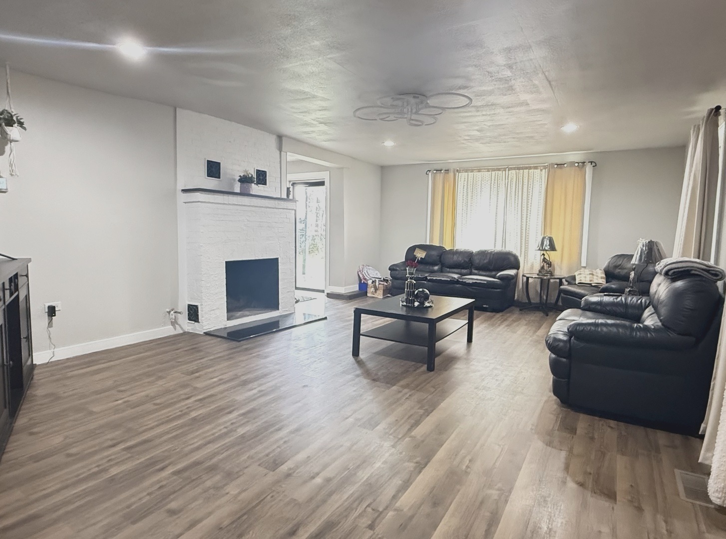 42 Rushmore Road Fox Lake, IL 60020 - Photo 5 of 13