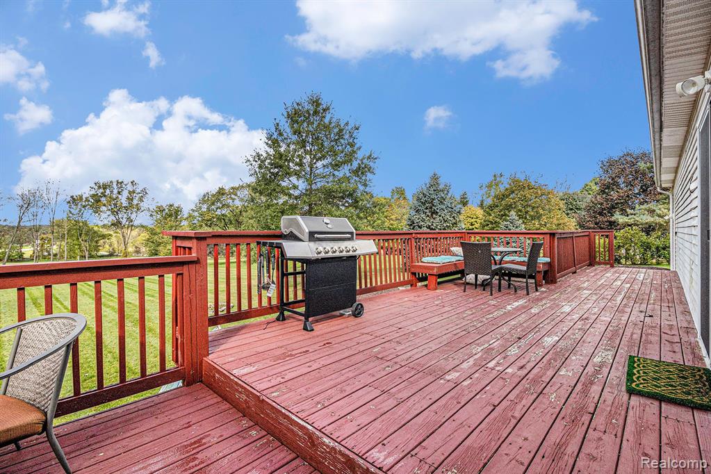 6095 Denton Hill Road Fenton, MI 48430 - Photo 28 of 37