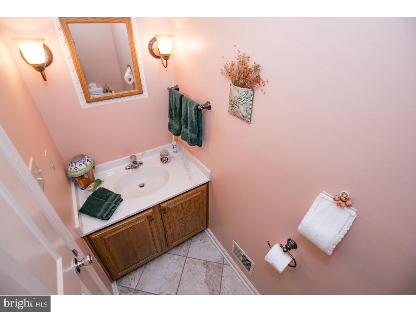 32 Scotch Pine Road Newark, DE 19711 - Photo 11 of 23 Half Bath