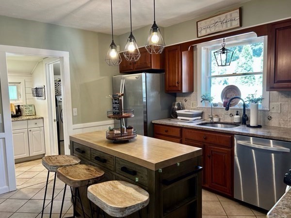 8 Hardy Street Danvers, MA 01923 - Photo 9 of 25