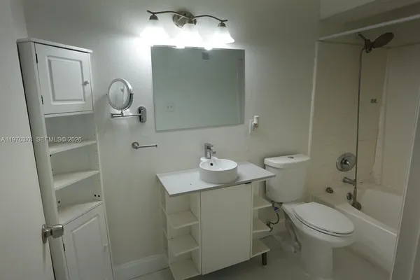 $1,900 | 15560 Southwest 104th Terrace, Unit 613, Miami, FL 33196