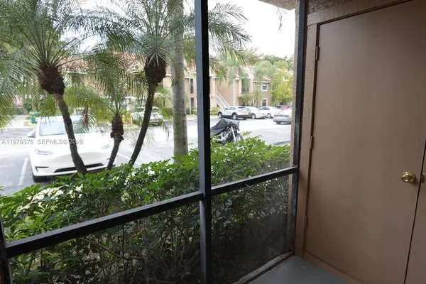 $1,900 | 15560 Southwest 104th Terrace, Unit 613, Miami, FL 33196