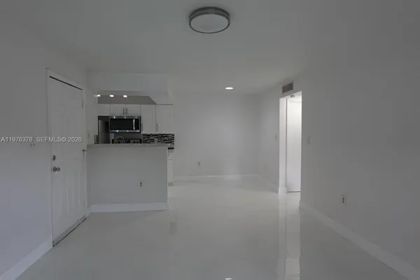 $1,900 | 15560 Southwest 104th Terrace, Unit 613, Miami, FL 33196