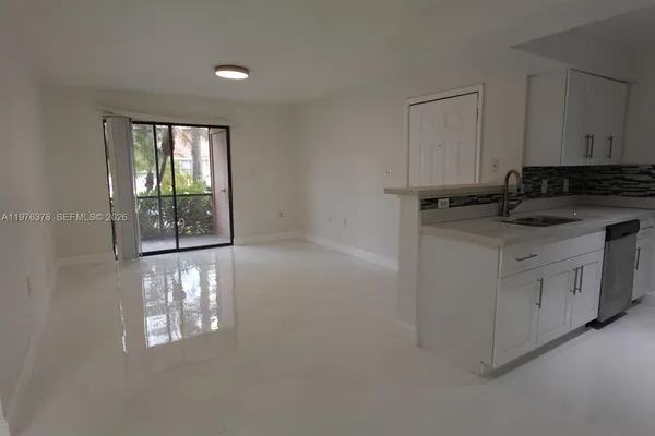 $1,900 | 15560 Southwest 104th Terrace, Unit 613, Miami, FL 33196