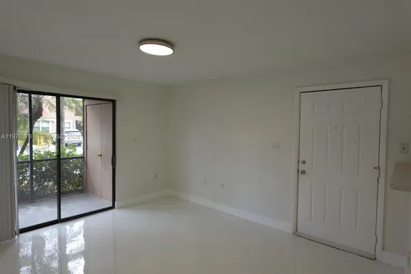 $1,900 | 15560 Southwest 104th Terrace, Unit 613, Miami, FL 33196