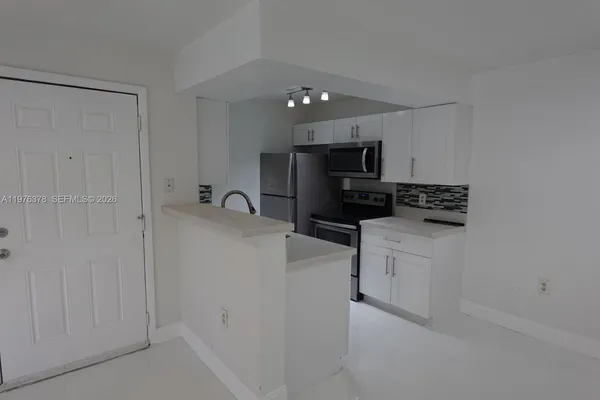 $1,900 | 15560 Southwest 104th Terrace, Unit 613, Miami, FL 33196