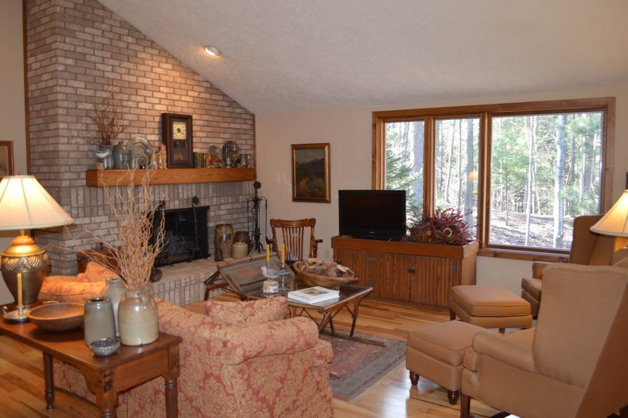 6453 Mission Ridge Traverse City, MI 49686 - Photo 4 of 25 1814124-3.JPG