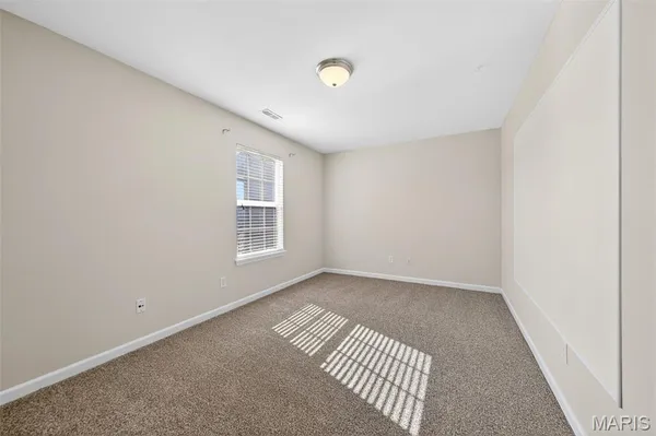 $275,000 | 542 Country Cir Drive, Lake St. Louis, MO 63367