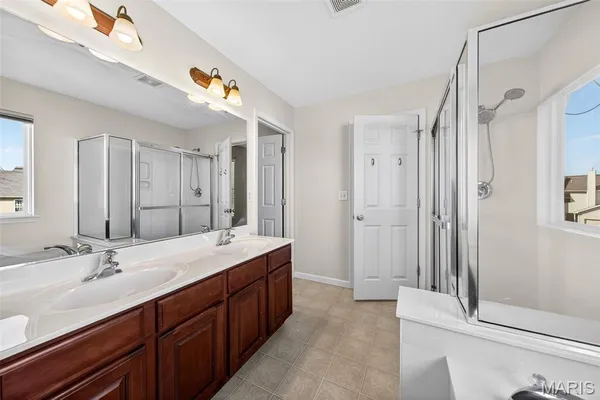 $275,000 | 542 Country Cir Drive, Lake St. Louis, MO 63367