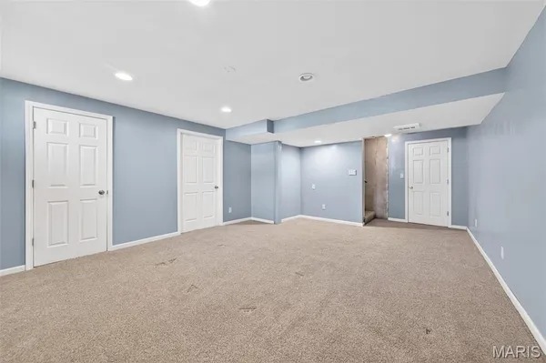 $275,000 | 542 Country Cir Drive, Lake St. Louis, MO 63367