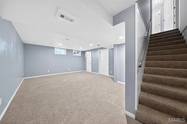 $275,000 | 542 Country Cir Drive, Lake St. Louis, MO 63367