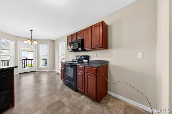 $275,000 | 542 Country Cir Drive, Lake St. Louis, MO 63367