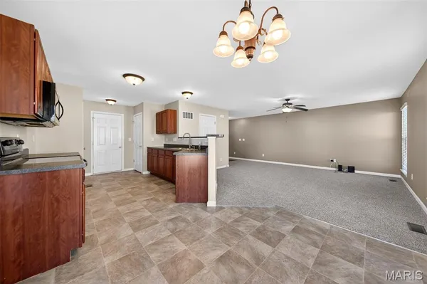 $275,000 | 542 Country Cir Drive, Lake St. Louis, MO 63367