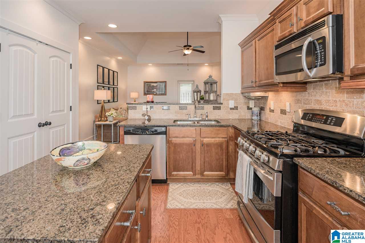 3802 Bainbridge Place Birmingham, AL 35210 - Photo 3 of 44