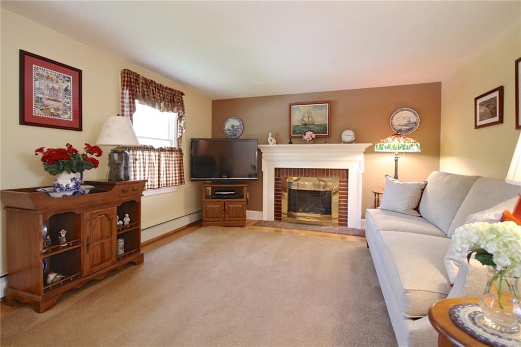 19 Philip Road Cape Elizabeth, ME 04107 - Photo 6 of 35 Photo