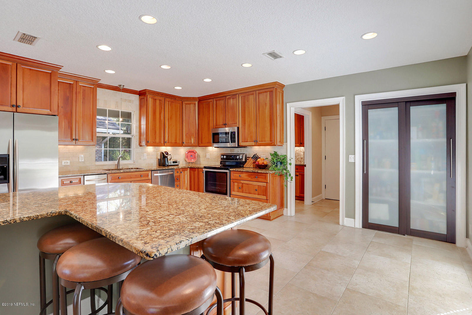 7932 Hunters Grove Road Jacksonville, FL 32256 - Photo 8 of 32 006_1600x1067_mls_1600x1067