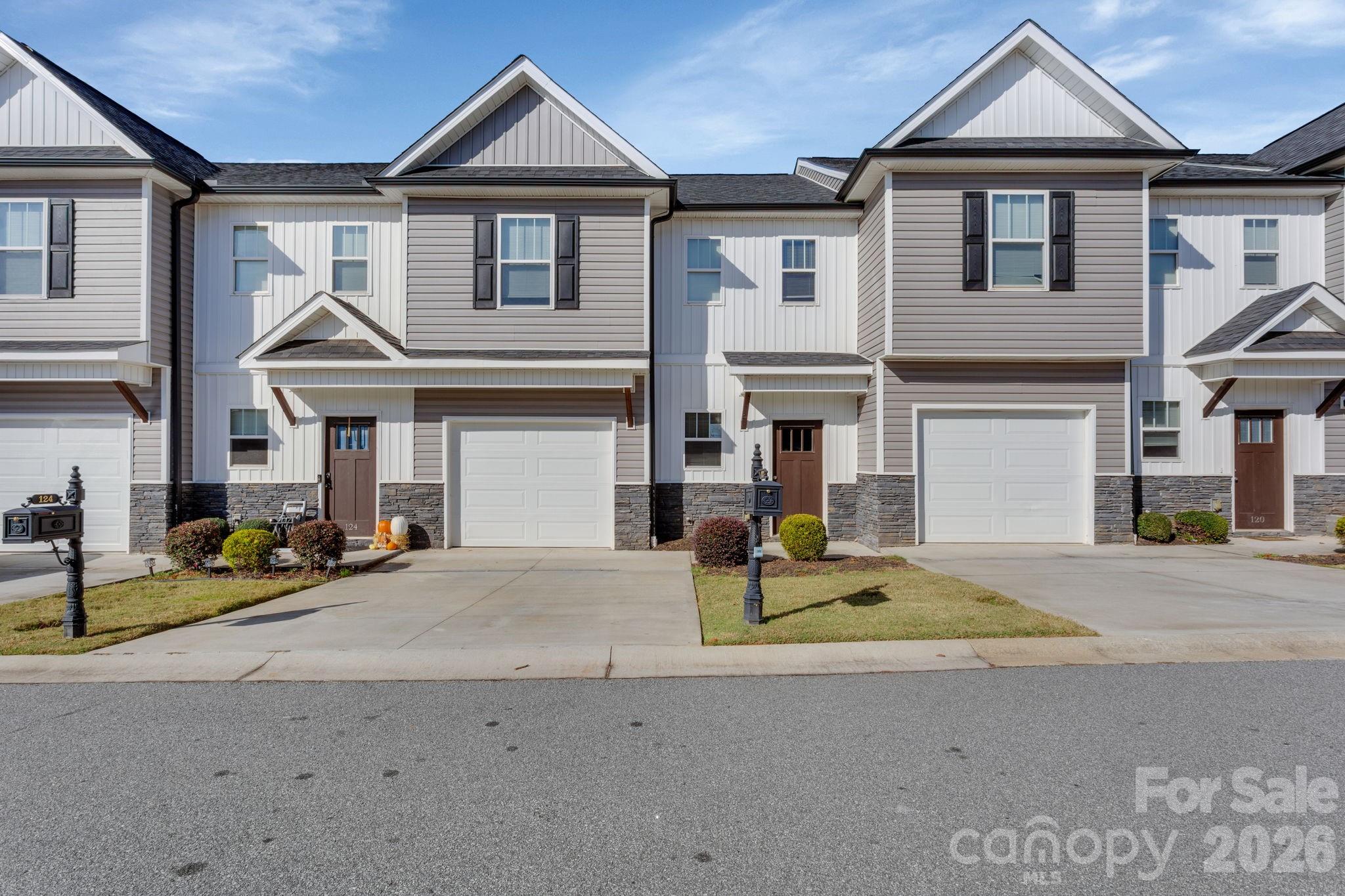 122 Ventura Street Anderson, SC 29621 - Photo 2 of 31